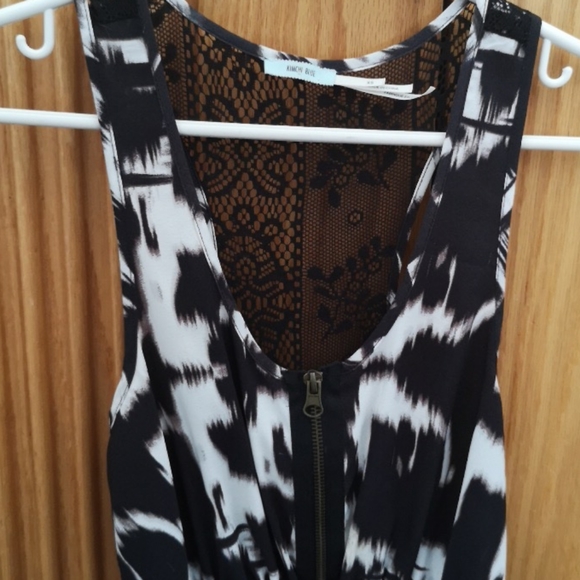 Mesh back dress - Picture 2 of 3